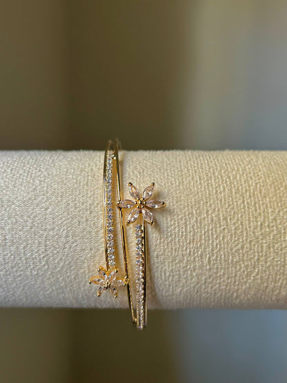 Twin Flora Bangle